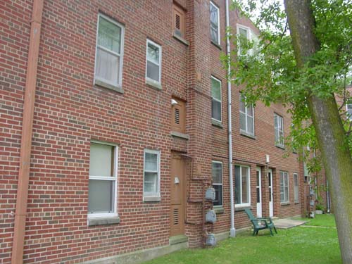 Sherman Terrace Apt - Back